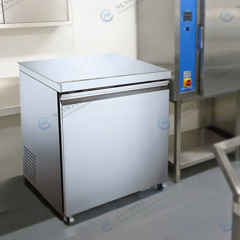 Restorāns Maza izmēra komerciāls nerūsējošā tērauda viendurvju ledusskapis un saldētava